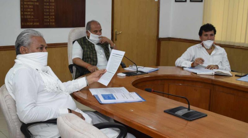 Union Agriculture Minister reviews ICAR & DARE