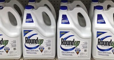 Farmworkers And Conservationists Ask Court To Remove Monsanto's Roundup From The Market