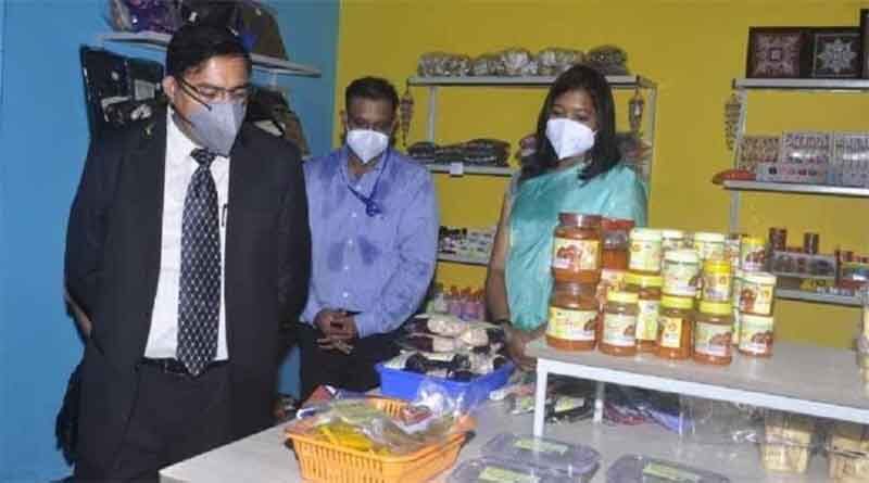 NABARD Chairman Dr. Chintala inaugurates Gramin Mart in Omkareshwar