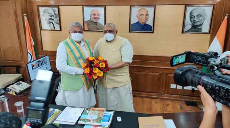 Mr. Parshottam Rupala takes charge as Minister of Fisheries, Animal Husbandry and Dairying