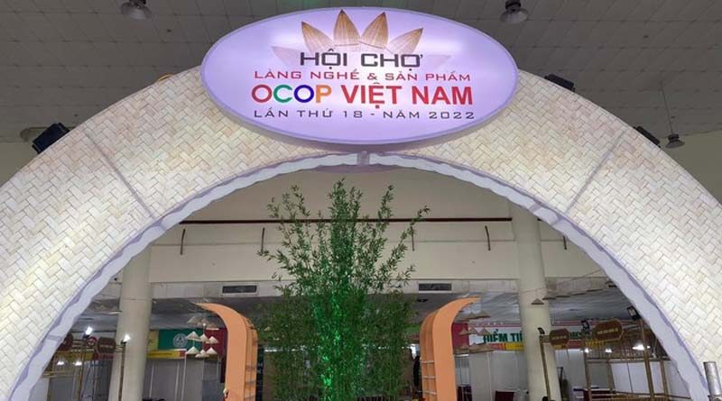 Opening the 18th Vietnam Craft Village and OCOP Products Fair