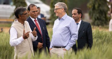 Bill Gates visits Indian Agricultural Research Institute in New Delhi